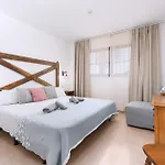 Home2book Breezy Palm View Duplex With Pool