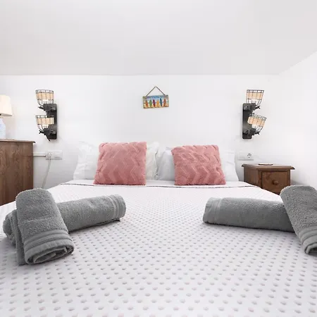 Home2book Breezy Palm View Duplex With Pool Κοραλέχο