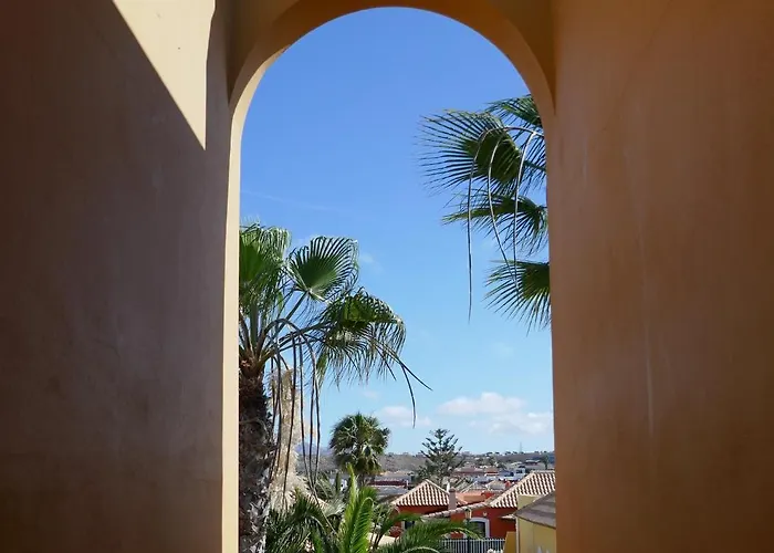 Home2book Breezy Palm View Duplex With Pool קורלחו