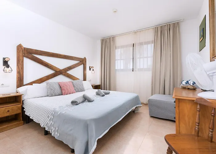 Home2book Breezy Palm View Duplex With Pool