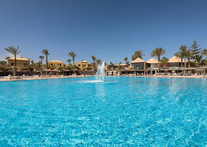 Home2book Breezy Palm View Duplex With Pool *