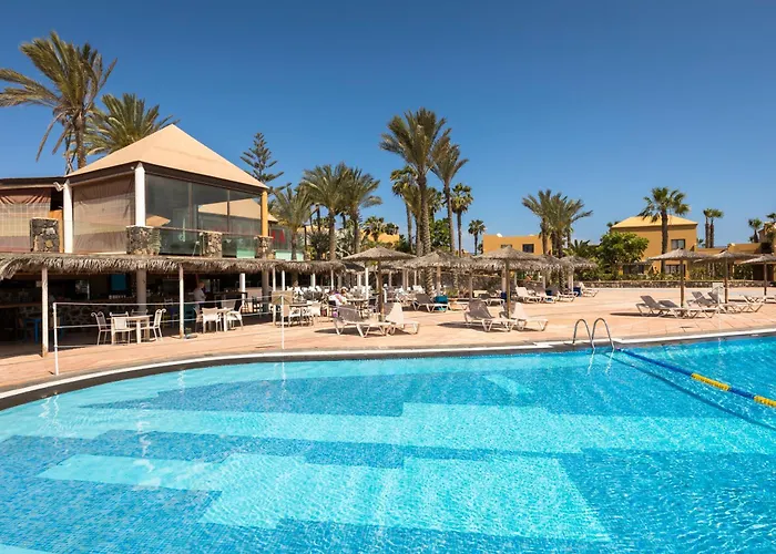 Home2book Breezy Palm View Duplex With Pool דירה *